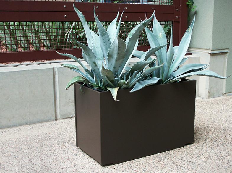 MONDO DOUBLE 28 GALLON PLANTER