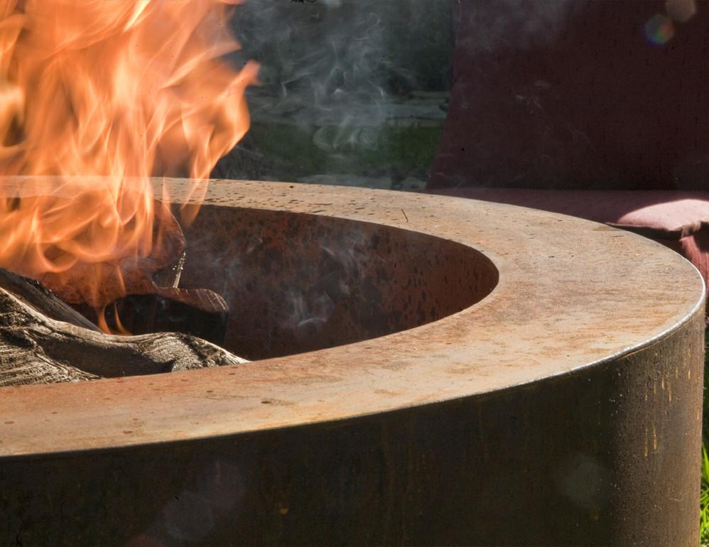 Modern Fire Pit - Steel Round