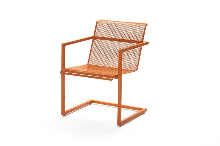 DIAMOND PUNCH METRO-RETRO CHAIR