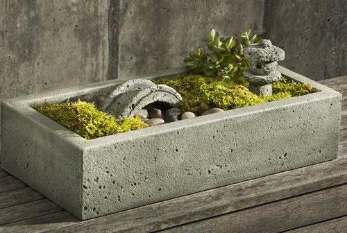 VELA CAST STONE PLANTER